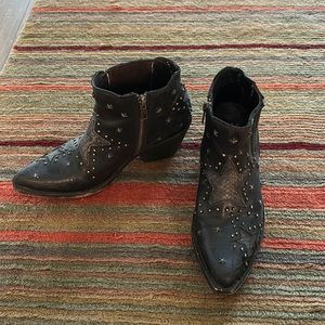 Liberty Black star ankle western bootie women’s 7